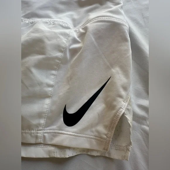 Nike “Just Do It” Women’s White Shorts - Picture 3 of 4